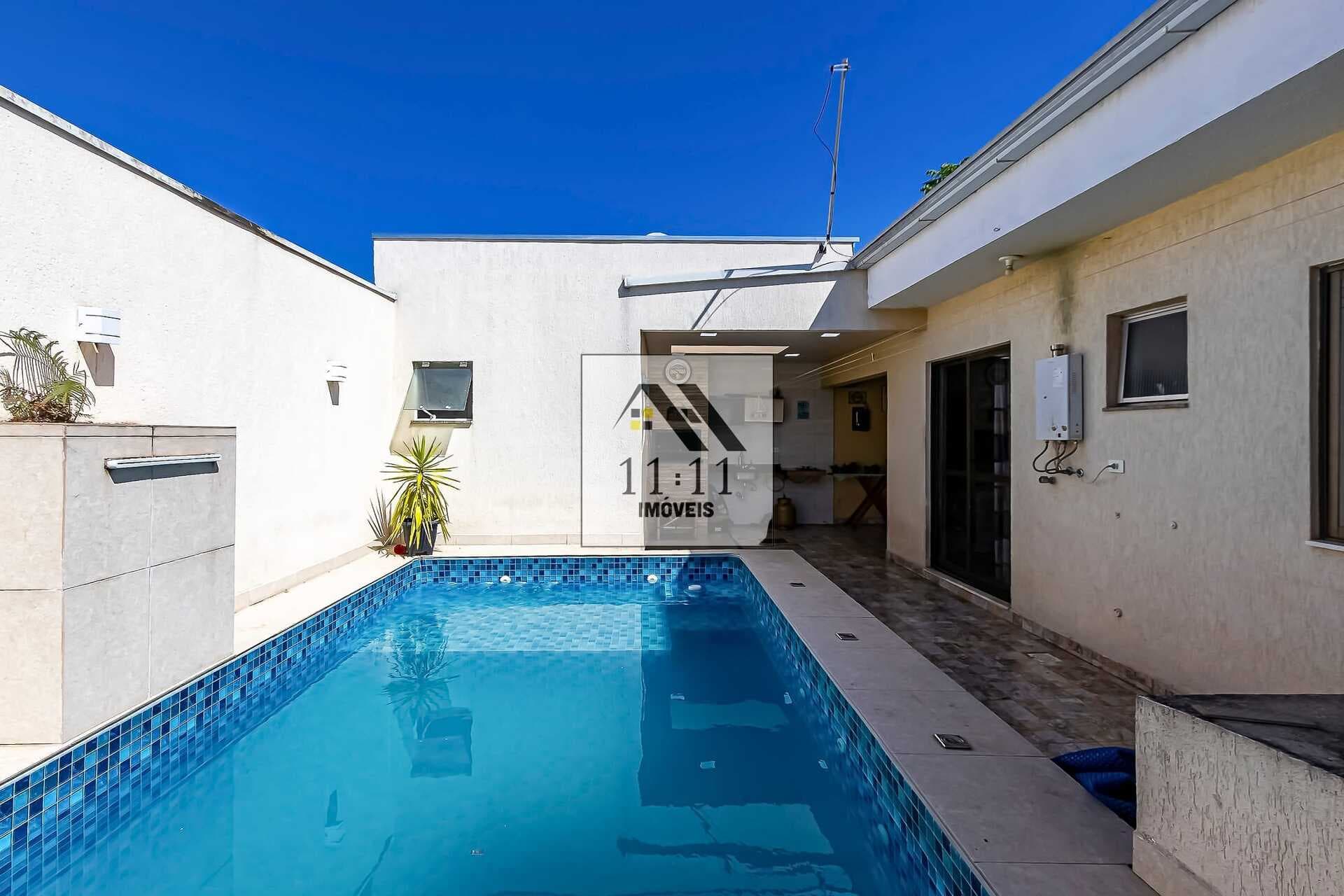 Casa excelente à venda no bairro Fazendinha, em Curitiba