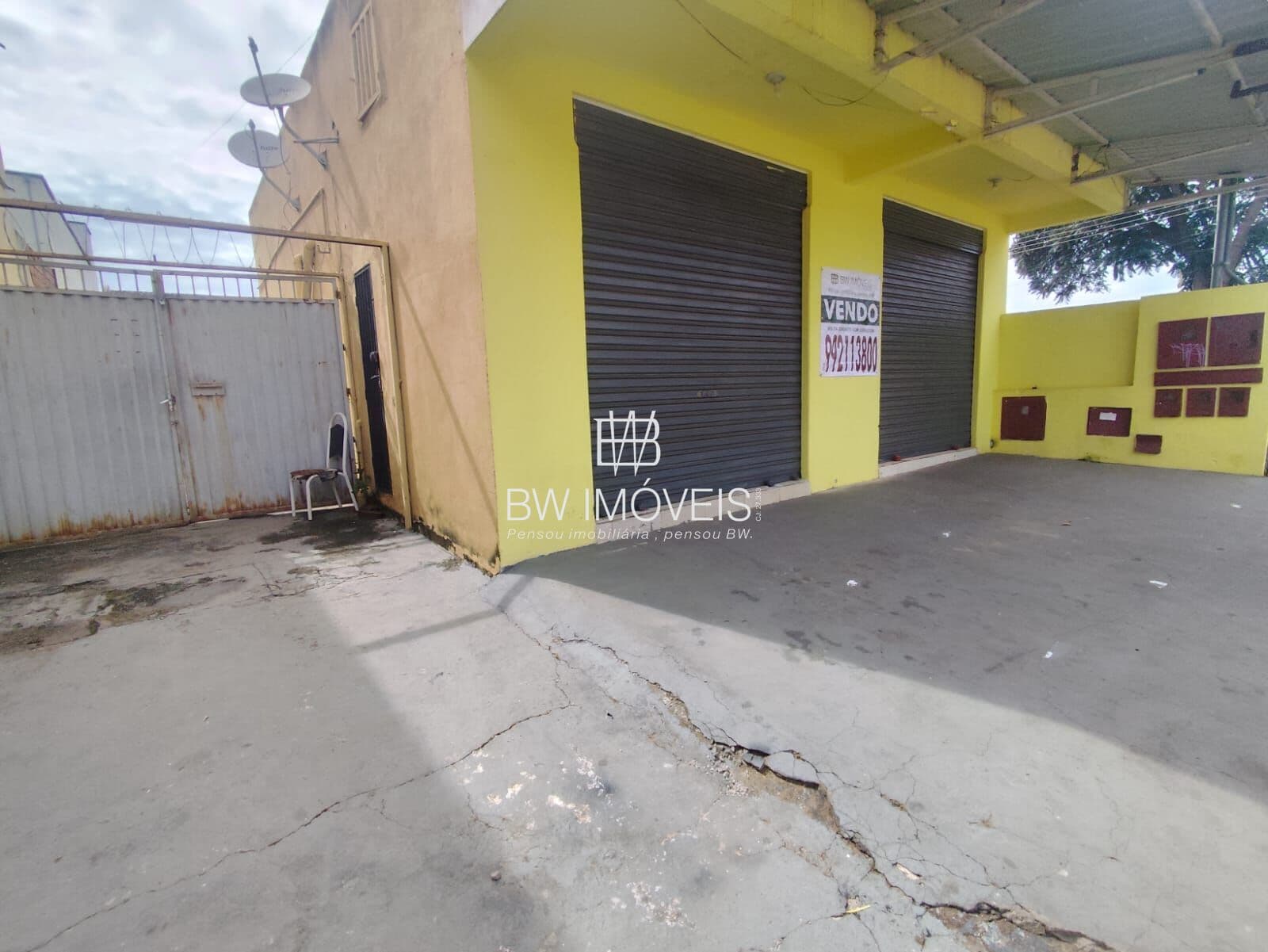 Sala comercial, 2 salas, Casa 2Q no fundo, Av comercial, St Paineiras, Sala e casa alugadas