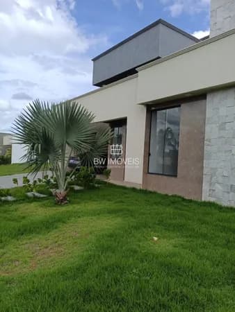 Casa Térrea no Jardim Veneza com 3 Suítes e Piscina Aquecida – Alto Padrão