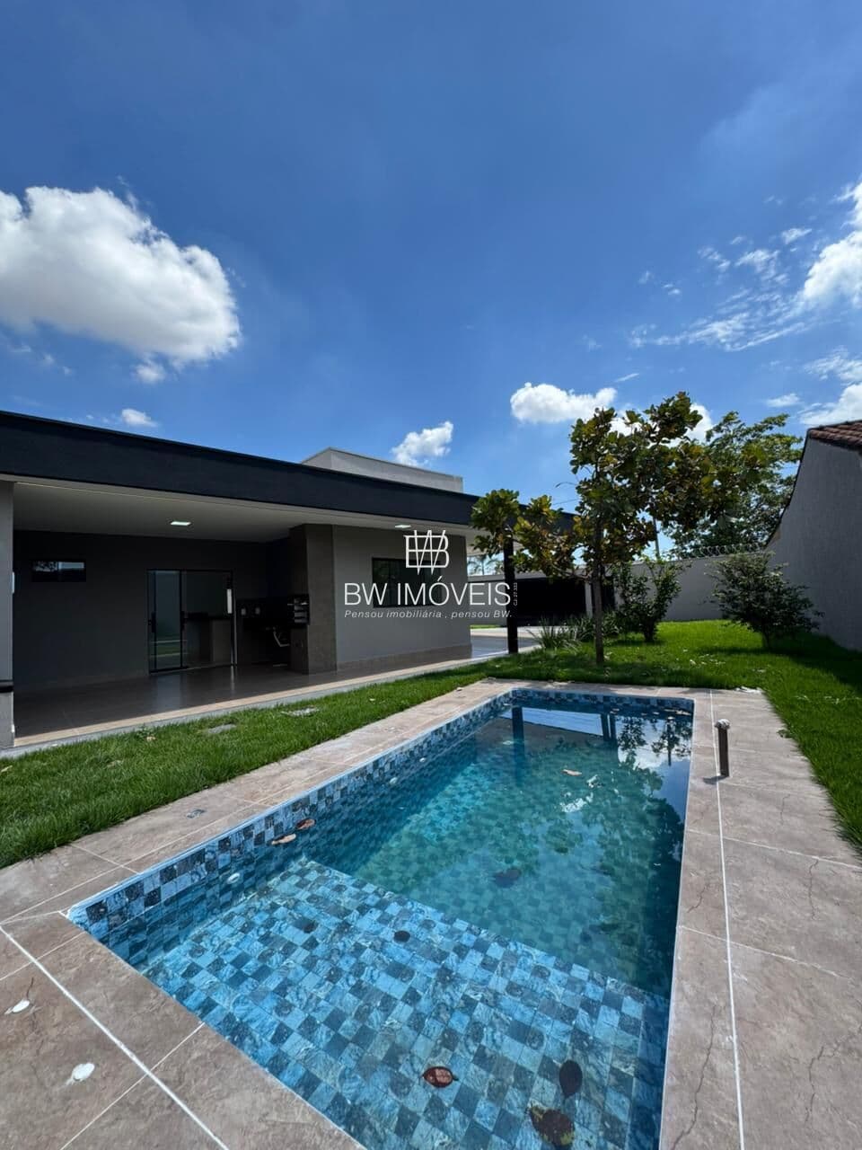 Casa Nova 3 quartos com piscina Sozinha no Lote