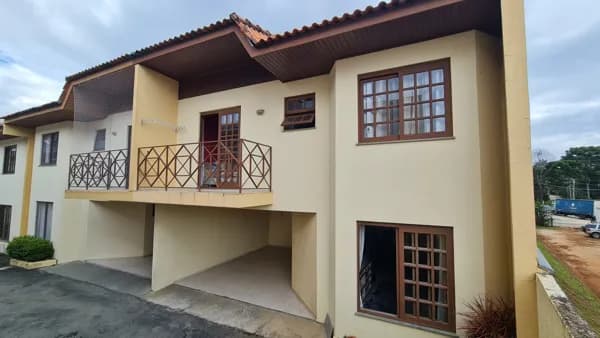 Sobrado em Loteamento São José, Campo Largo/PR