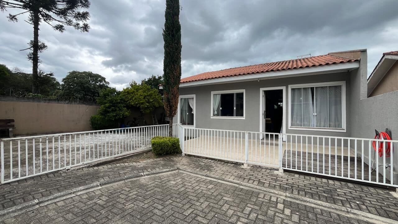 Casa em Campo Largo - Itaboa