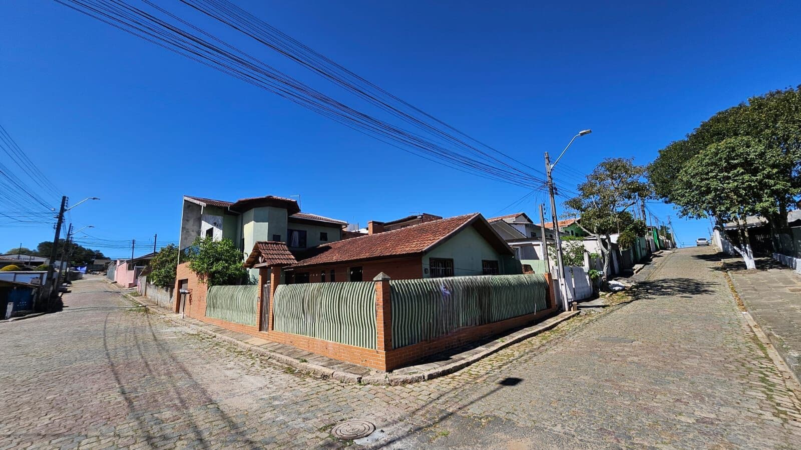 Sobrado em Núcleo Habitacional Doutor Abranches Guimarães, Campo Largo/PR