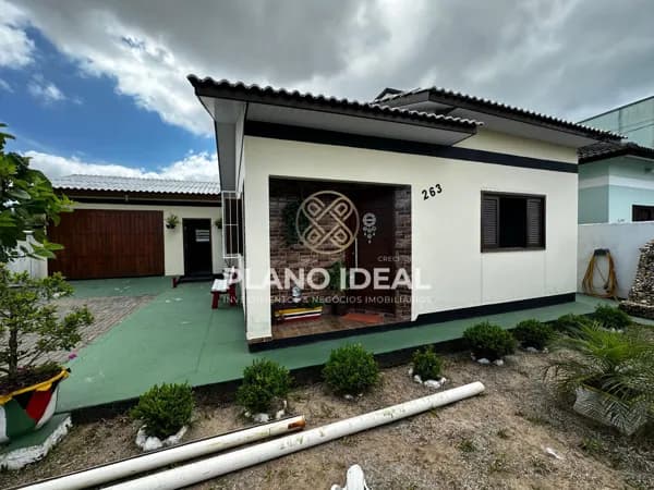 Casa Funcional com 2 Quartos em Rua Silenciosa