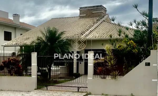 Casa Médio Padrão - Próximo ao Super A Atacadista