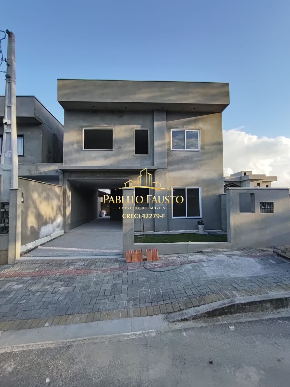 Casa Alto Padrão 01 Suíte + 02 quartos – bairro Margem Esquerda – Gaspar.