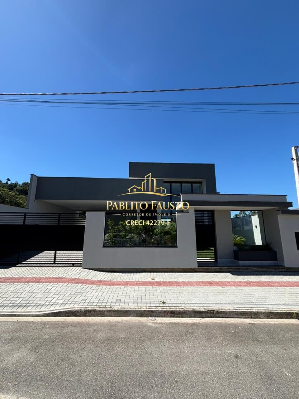 Casa Térrea de Alto Padrão no Gaspar Mirim com 1 suíte e 2 demi suíte finamente acabada