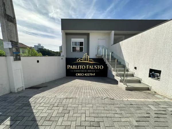 Sobrado Alto Padrão 3 quartos sendo 1 suíte em rua tranquila na Velha, Blumenau/SC