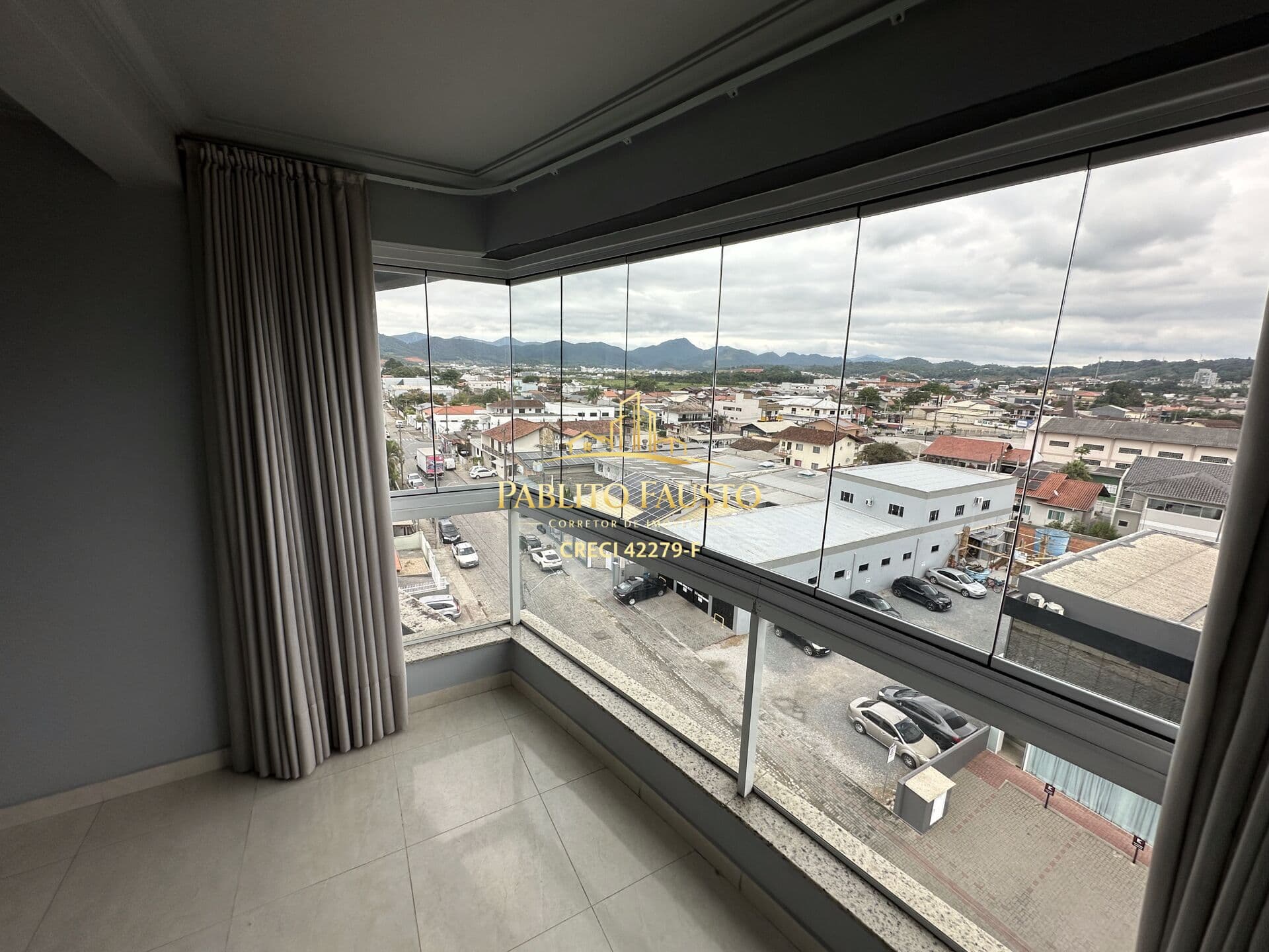 Apartamento com 3 quartos sendo 1 suíte no bairro Santa Terezinha, Gaspar/SC