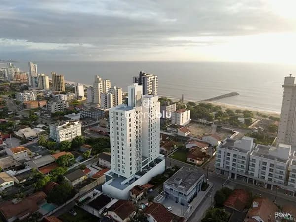 Apartamento com 2 quartos (1 suíte) 77,00m², bairro Centro - Balneário Piçarras/SC.