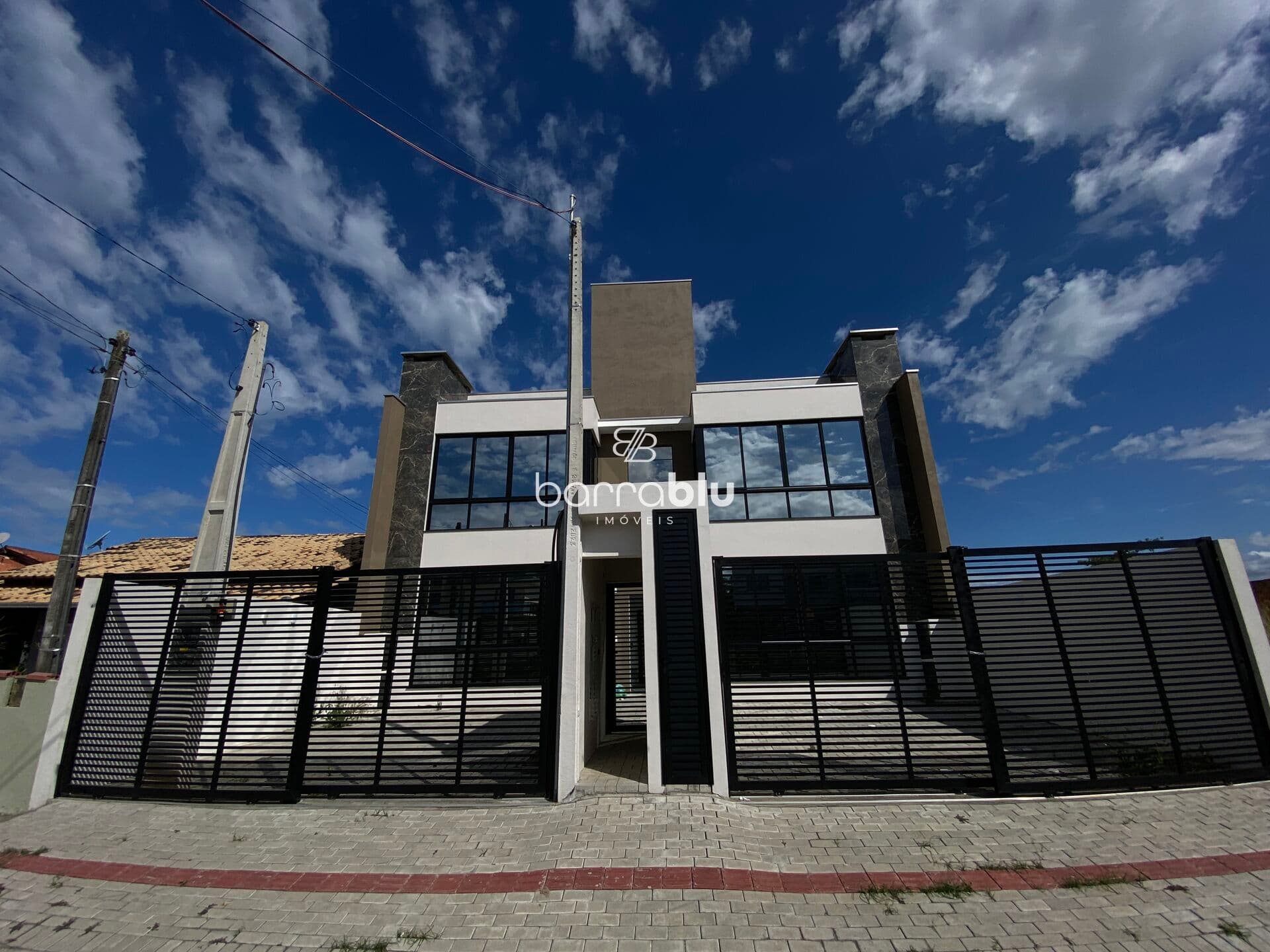 Apartamento com 3 dormitórios sendo 1 suíte no bairro Itajubá