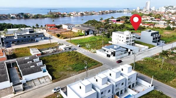 Terreno frente avenida 60 x 30 metros - 1800m² - Nova Barra Velha