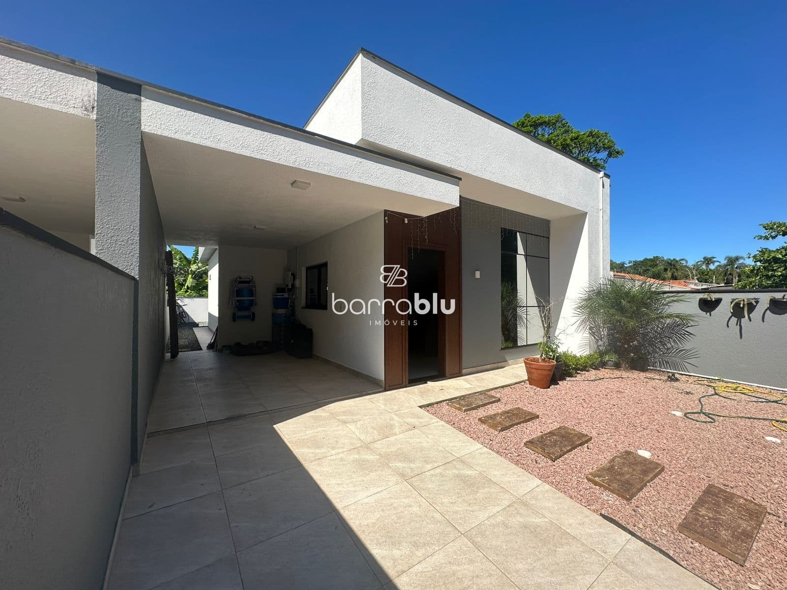 Casa 3 quartos (1 suíte) - Mobiliada - Energia Solar