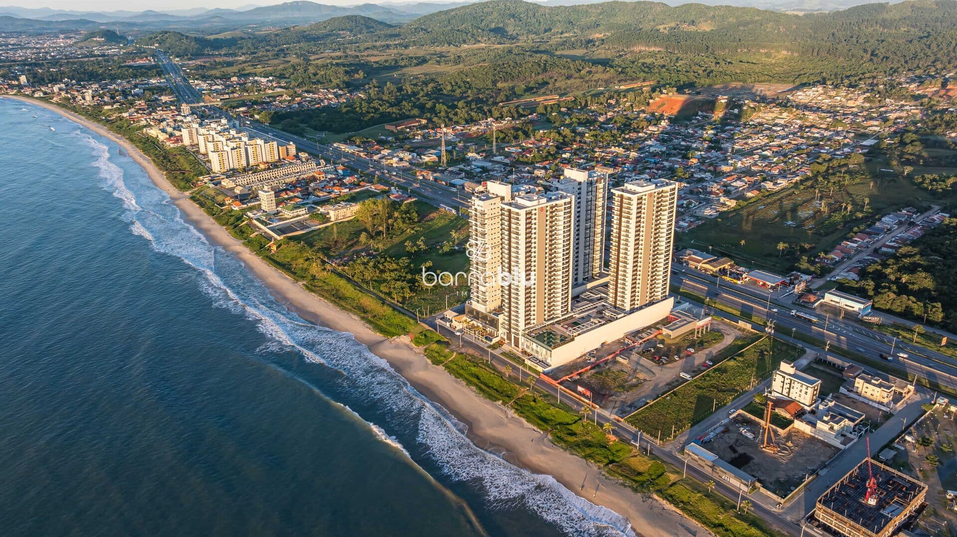 Apartamento frente mar 2 quartos (1 suíte) - Praia do Tabuleiro