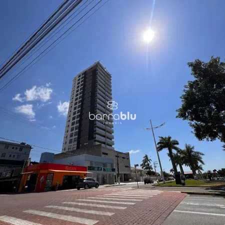 Apartamento frente lagoa e mar 3 suítes 145 m² Royal Lake - Centro