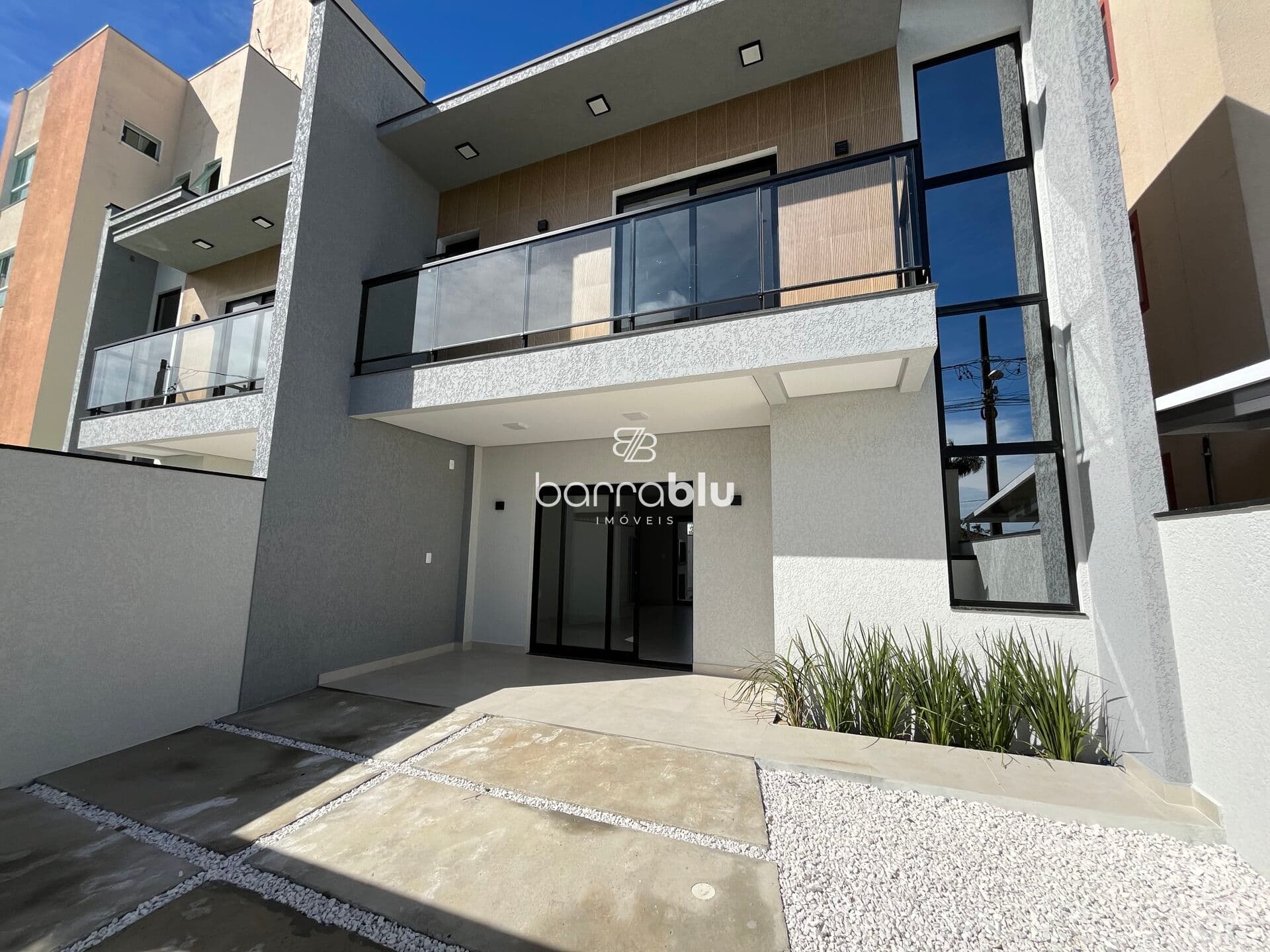 Casa com 3 dormitórios (1 suíte master com closet e sacada), 113m² no bairro Itajubá - Barra Velha/SC.