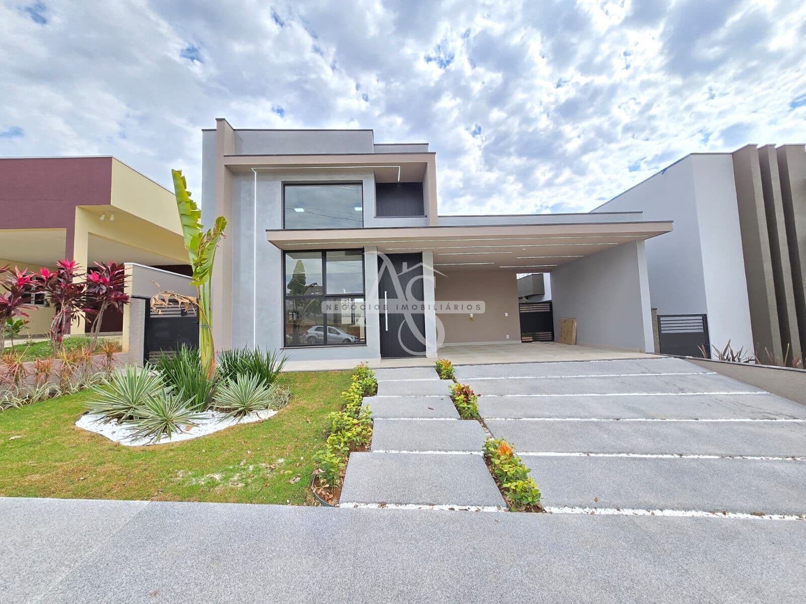 CASA TÉRREA COM PISCINA E 3 SUÍTES A VENDA NO CONDOMÍNIO GRAN VILLE SÃO VENÂNCIO - JARDIM PRIMAVERA - ITUPEVA - SP