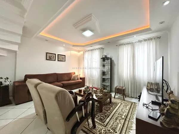 Casa à venda em condomínio fechado na Colônia, Jundiaí/SP