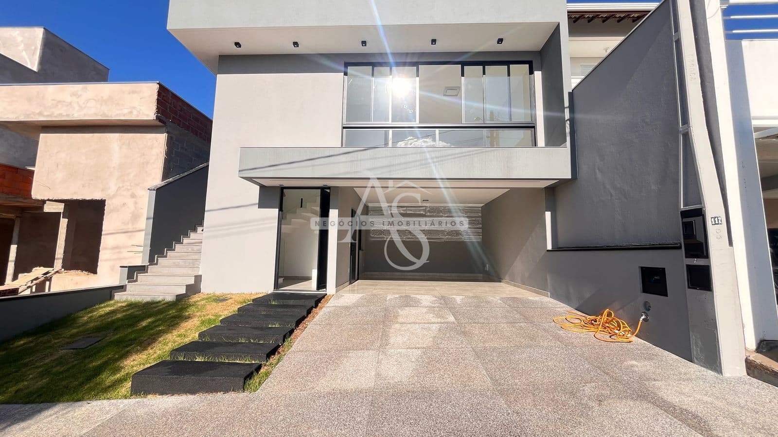 CASA À VENDA NO COND. RESIDENCIAL DOS IPES - ENGORDADOURO - JUNDIAÍ/SP
