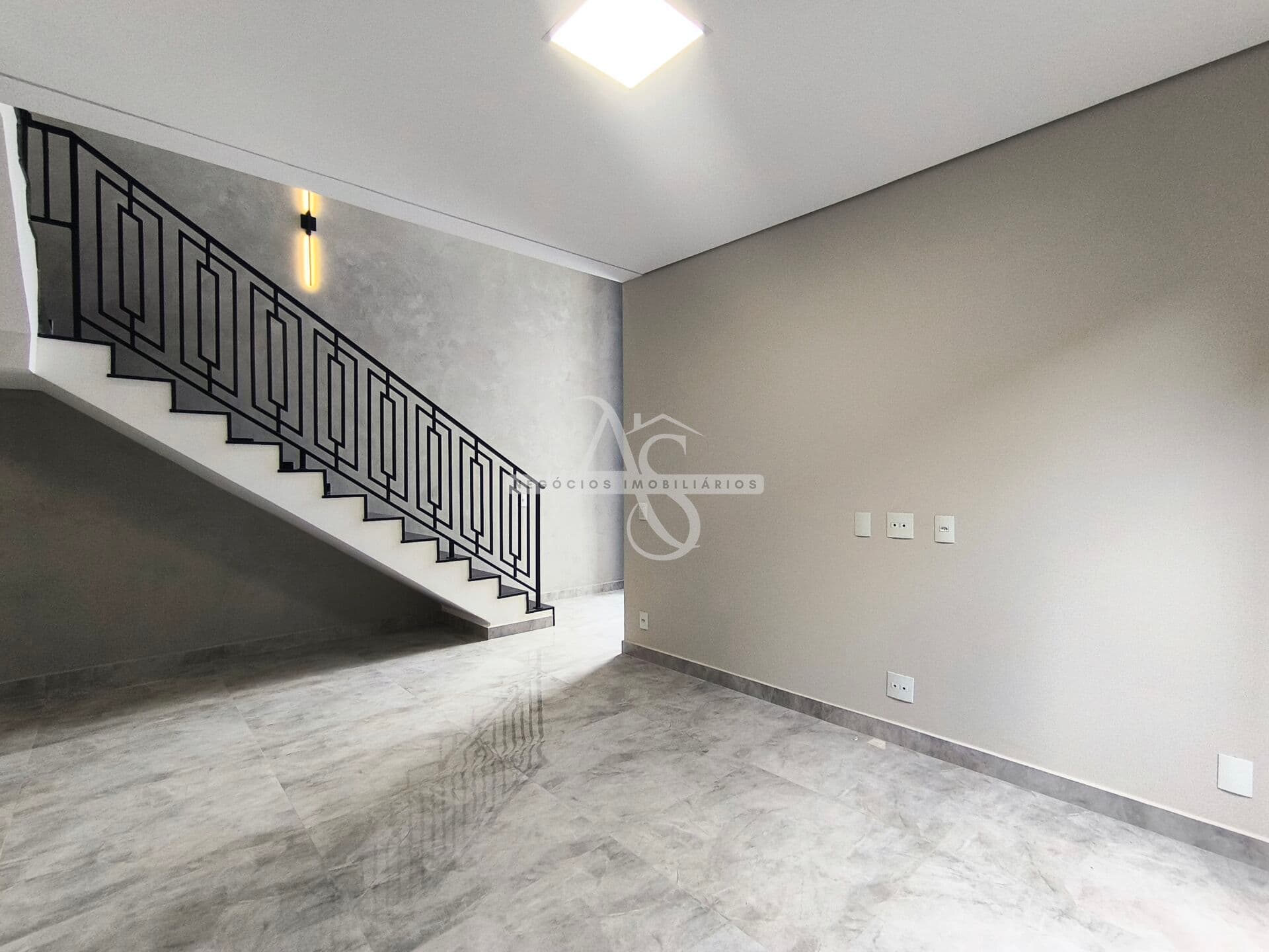 Casa com 03 Suítes á venda,em condominio- Jundiaí-SP