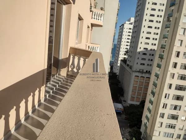 Praia das Pitangueiras de 03 dormitórios c/varanda