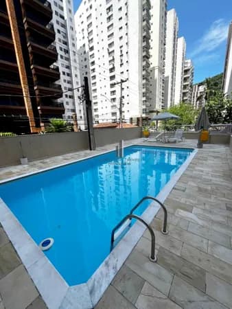 Apartamento reformado de 03 suítes com sacada / 02 vagas