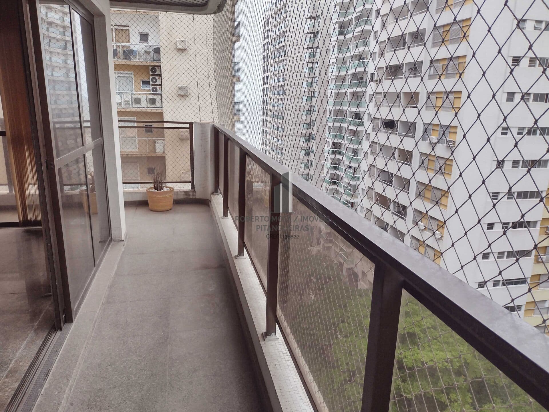 03 dormitórios com amplo terraço/02 vagas
