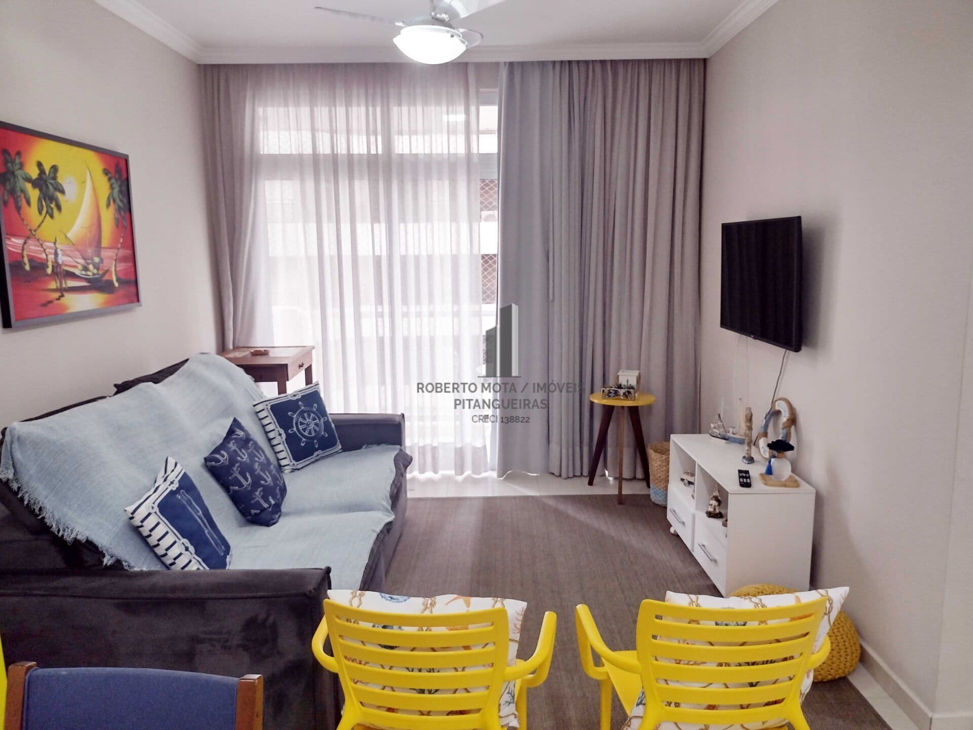 Apartamento reformado de 02 dormitórios próximo ao mar!!!