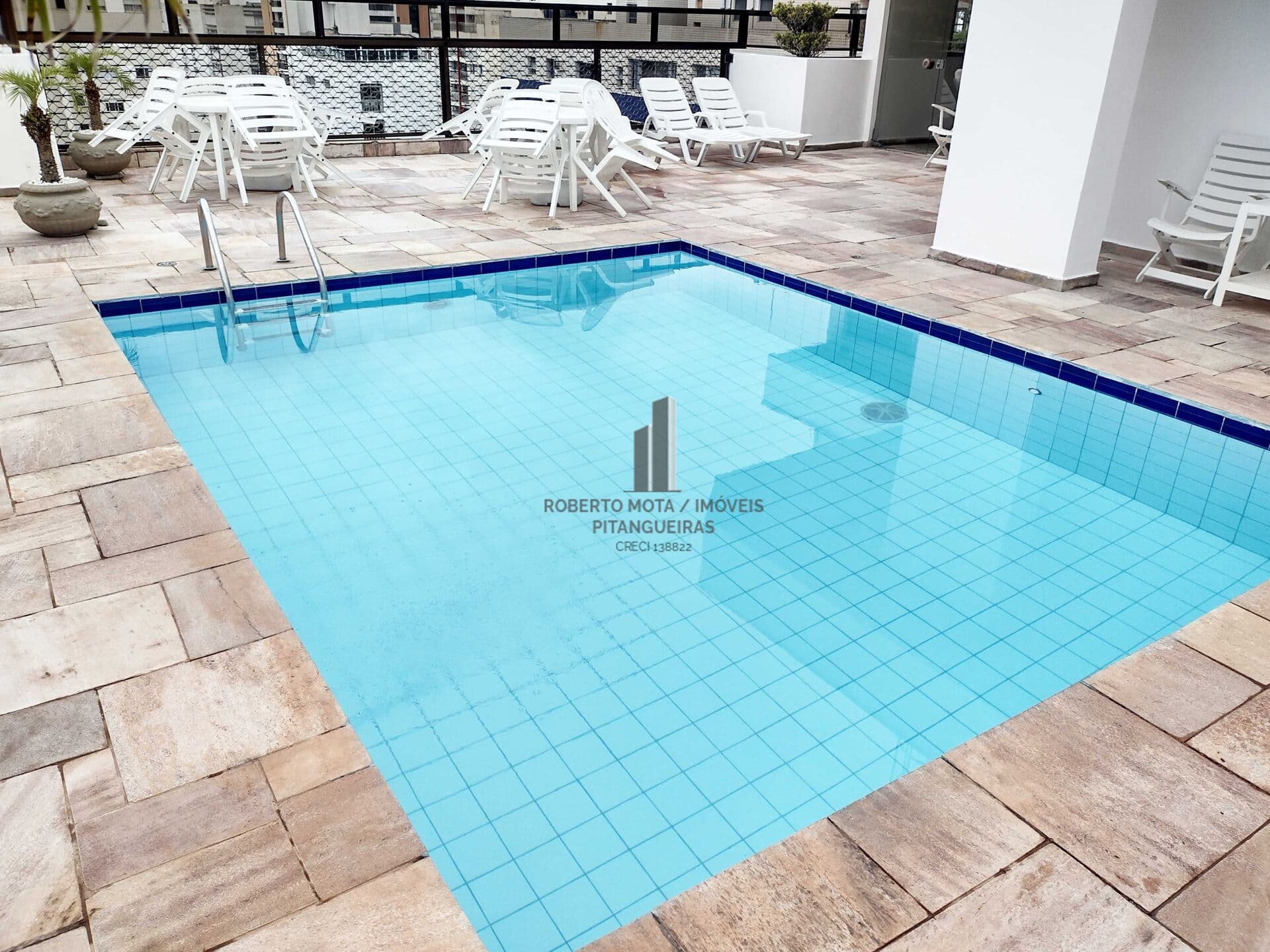 Aluguel residencial de 03 dormitórios com 115 metros