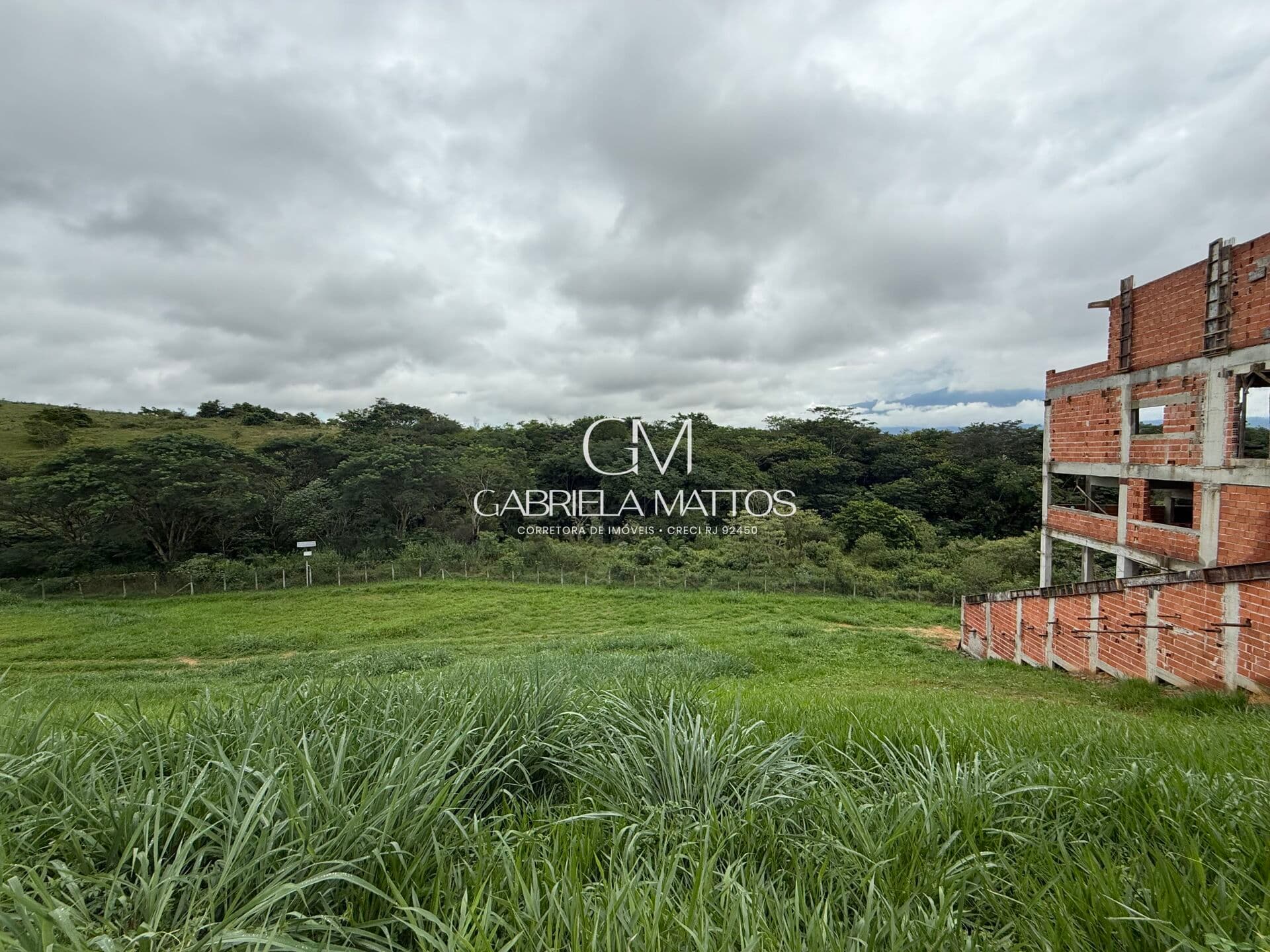 TERRENO NO CONDOMÍNIO BOSQUE DA LIMEIRA