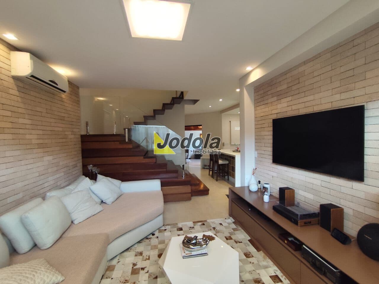 Casa à Venda - Condomínio Villas de Guararema - Freguesia da Escada