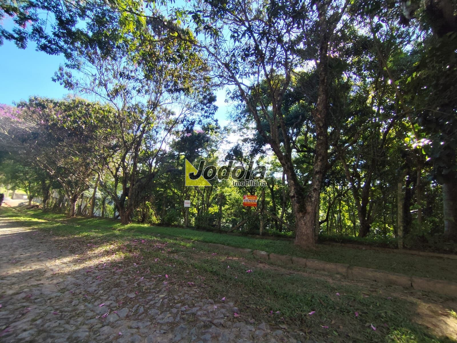 Terreno à Venda no Residencial Alpes de Guararema – Guararema/SP