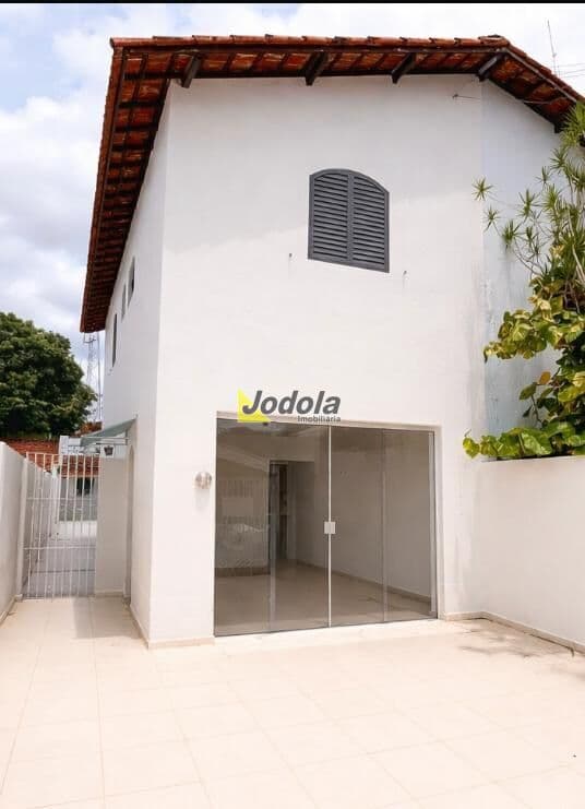 Sobrado à Venda – Centro de Guararema/SP | Uso Residencial ou Comercial
