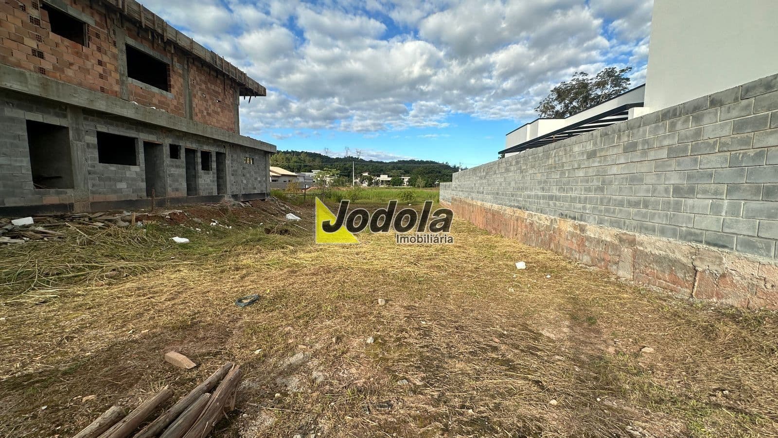 Terreno à Venda em Condomínio Paião - Guararema/SP
