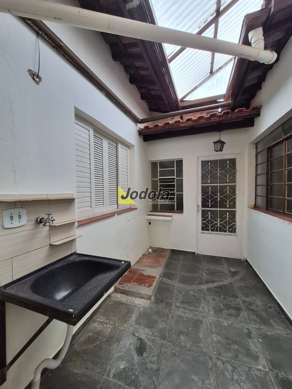 Casa de fundos para locação
