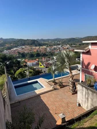 Sobrado com Piscina e Vista Panorâmica – Centro - Guararema/SP