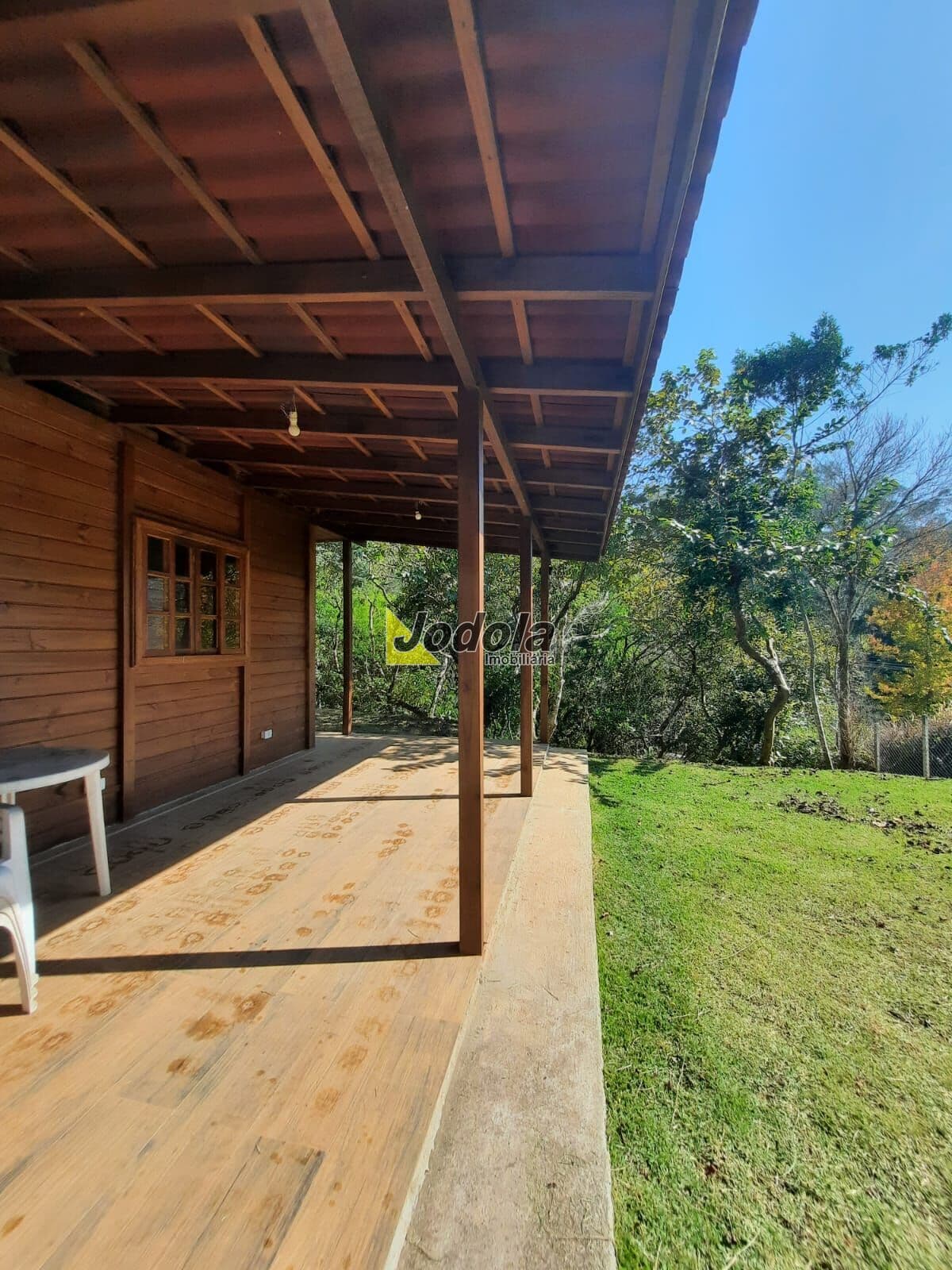 Terreno com Casa de Madeira em Condomínio – Paião - Guararema