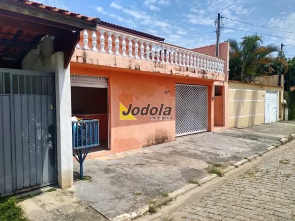 Casa Térrea com ponto comercial no Lambari em Guararema/SP