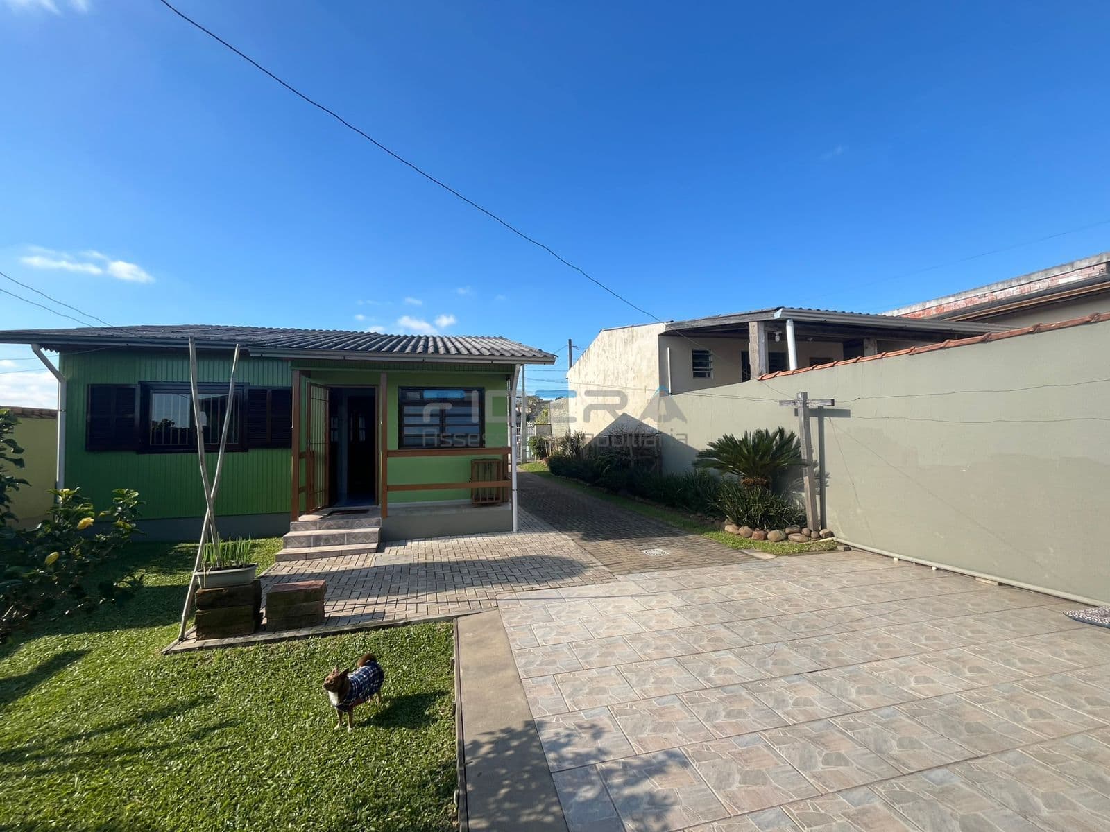Ótima casa em madeira com terreno espetacular em Cachoeirinha