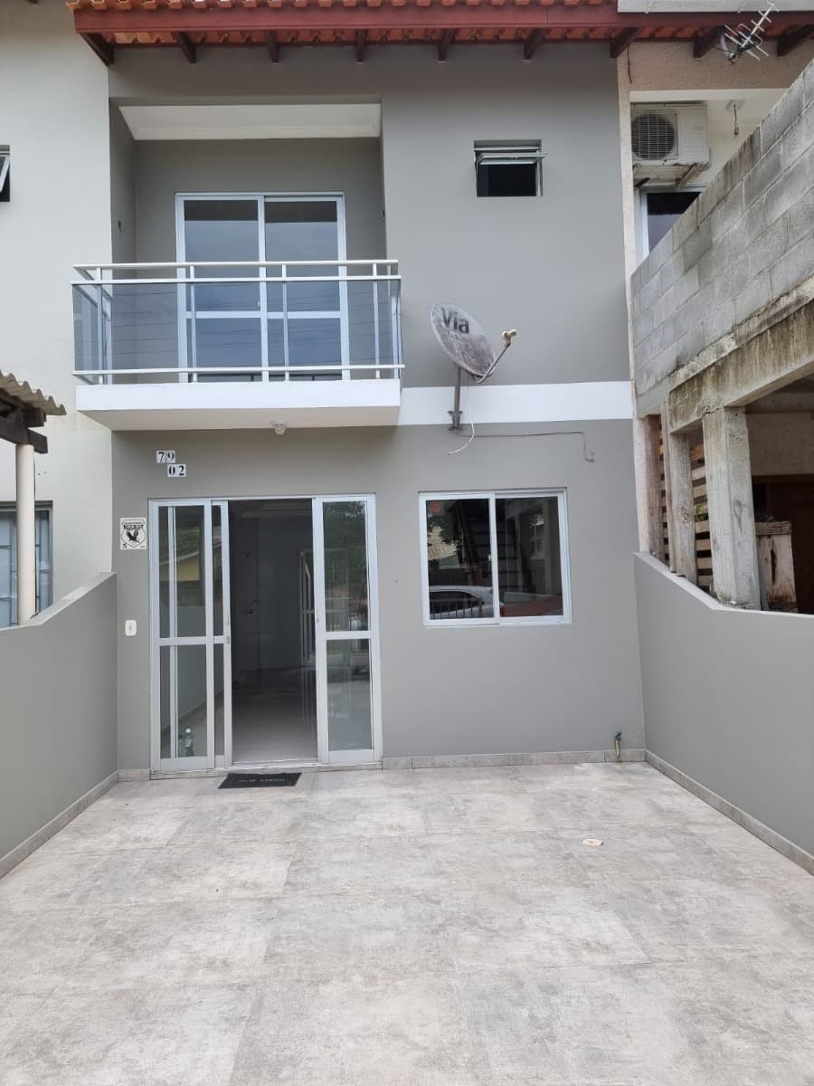 Sobrado para alugar no bairro Ingleses do Rio Vermelho em Florianópolis/SC