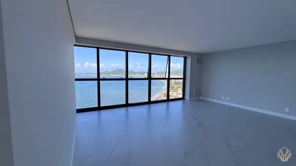 Beach House Frente Mar no Coral Gables com 4 Suítes e Vista Permanente em Penha/SC