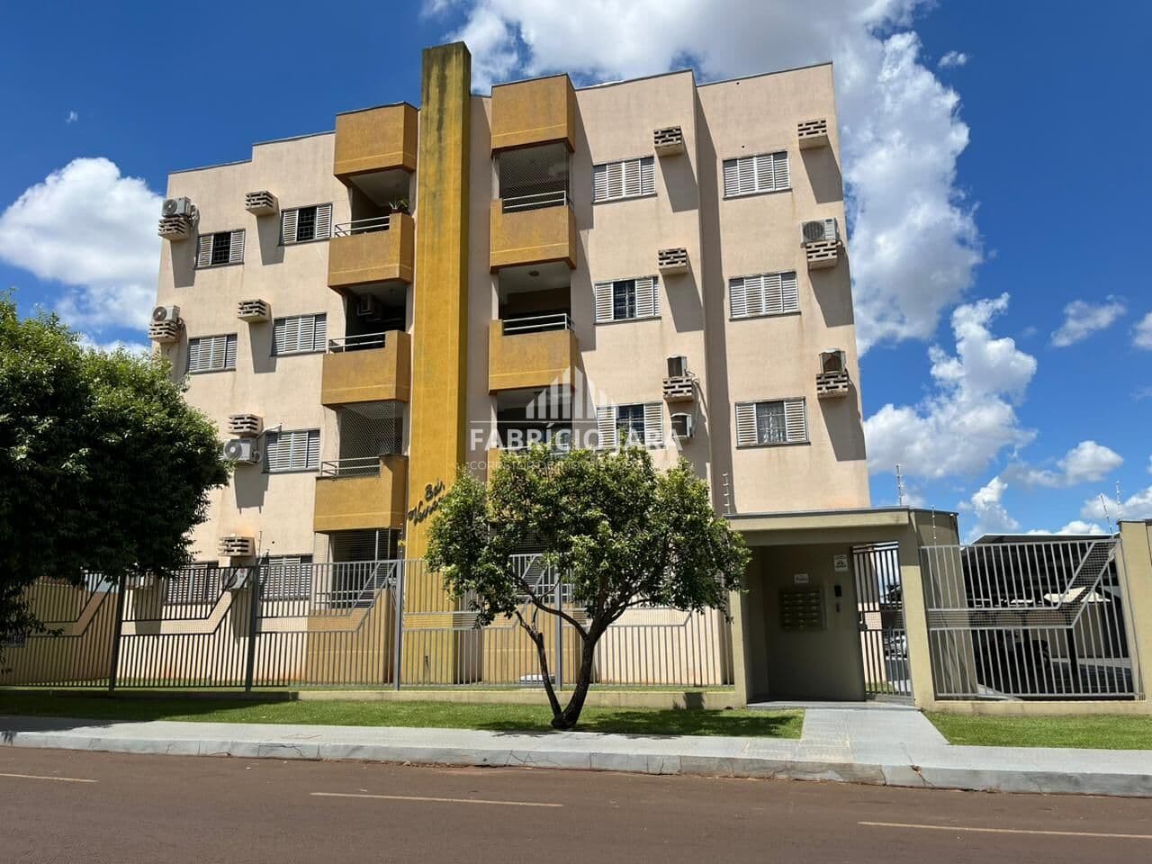 Apto todo reformado acabamento Alto Padrão