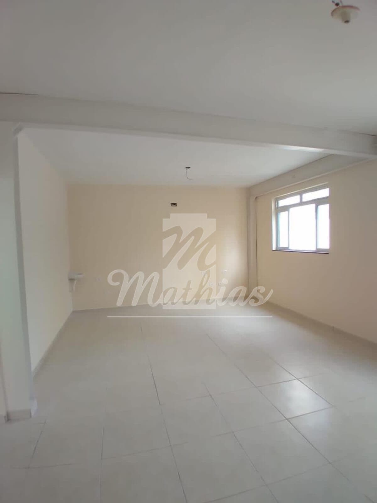 ALUGUEL - Casa Comercial - Estrutura Completa e Localização Privilegiada