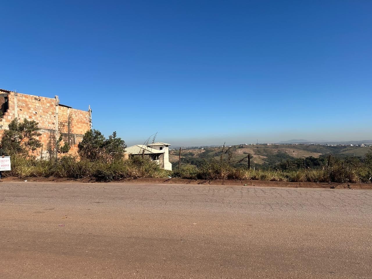 Lote na Avenida principal do bairro Fernando Costa, São Joaquim de Bicas/MG