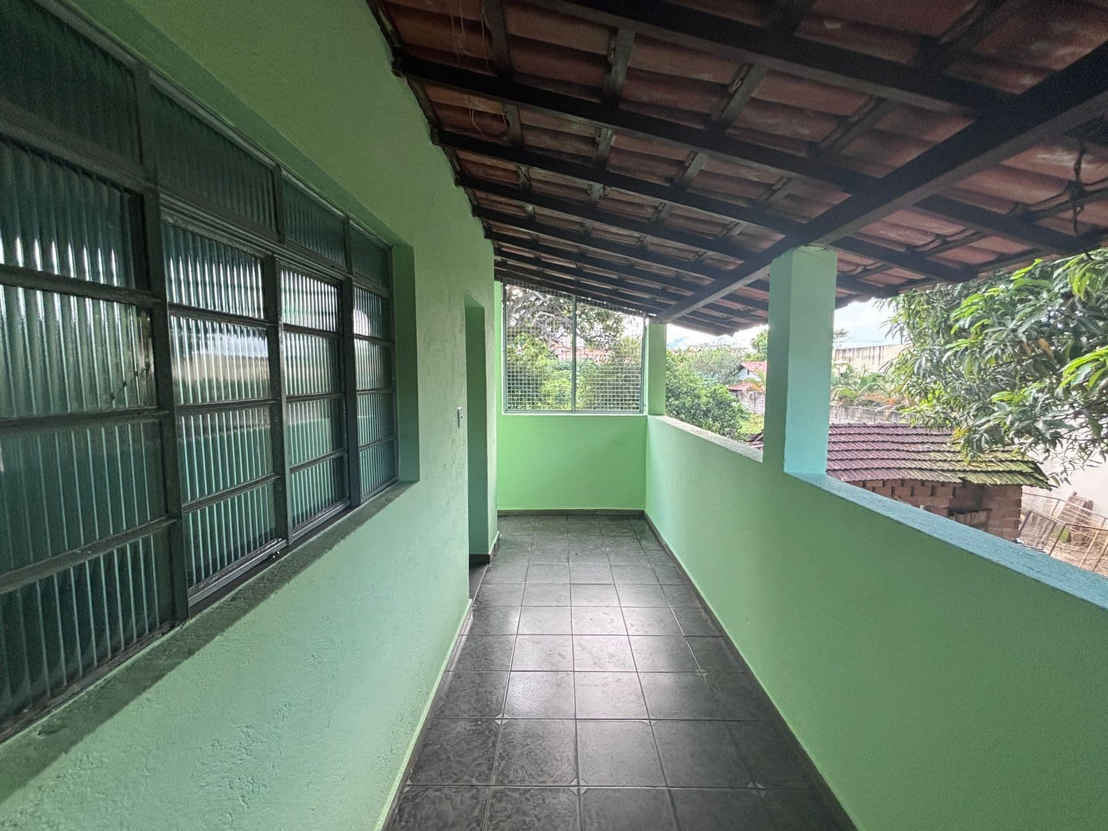 🏡 Raridade à venda no centro – mais de 1.000m² com duas casas! 🌳📍