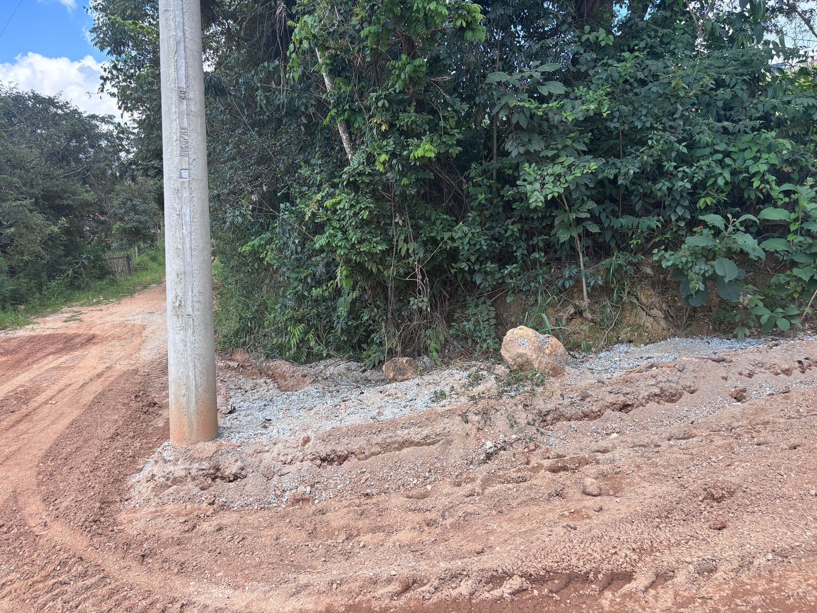 Lote de esquina plano no Vale do Sol – oportunidade imperdível!