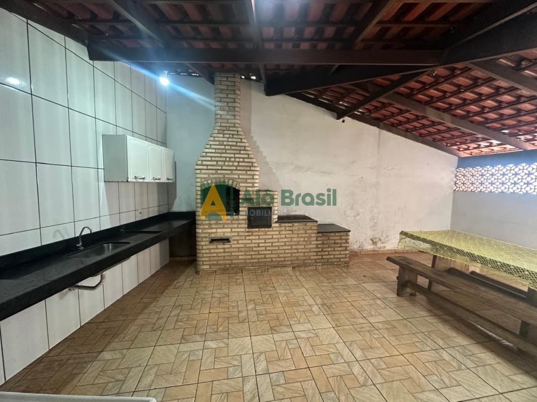 CASA + LOJA À VENDA – OPORTUNIDADE PARA MORAR E EMPREENDER!