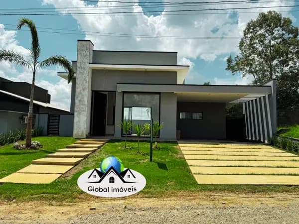Ninho Verde 1 - Casa nova com 3 Suítes - Excelente acabamento - Piscina