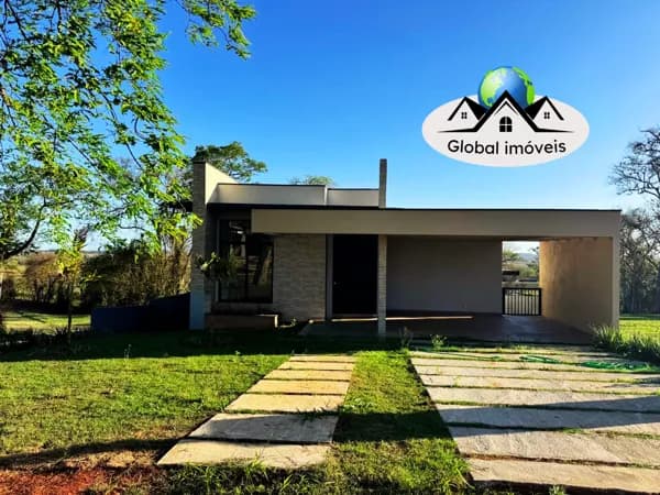 Ninho Verde 1 - Casa Nova com 3 Suítes e Piscina