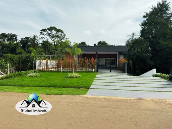 Ninho Verde 1 - Casa Alto padrão com 3 Suítes - 2 Pavimentos
